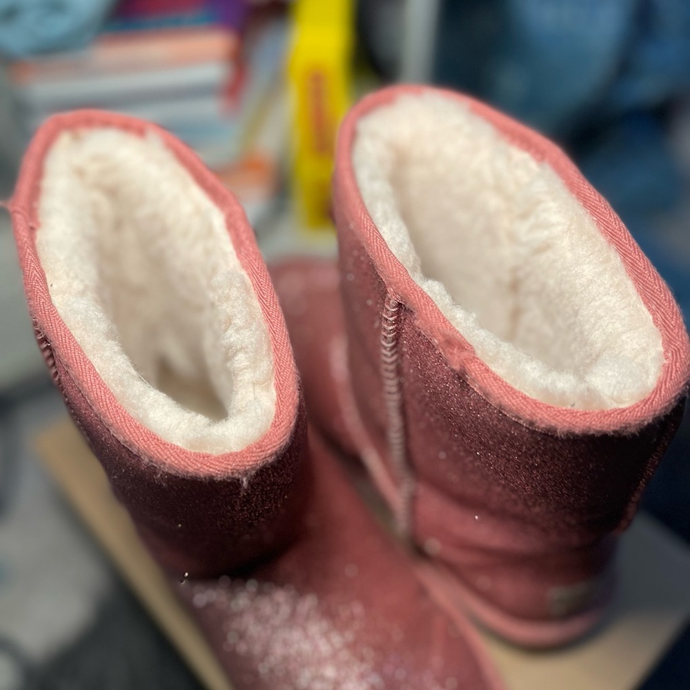 Ugg Boots - Picture 8 of 9